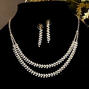 Elegant Gold and Diamond Necklace and Earring Set